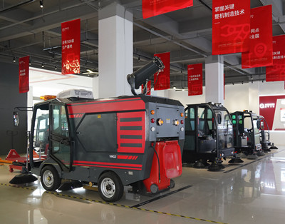 揚(yáng)子S10電動掃地車助力蒙牛圣牧高科，打造綠色高效清潔新標(biāo)桿